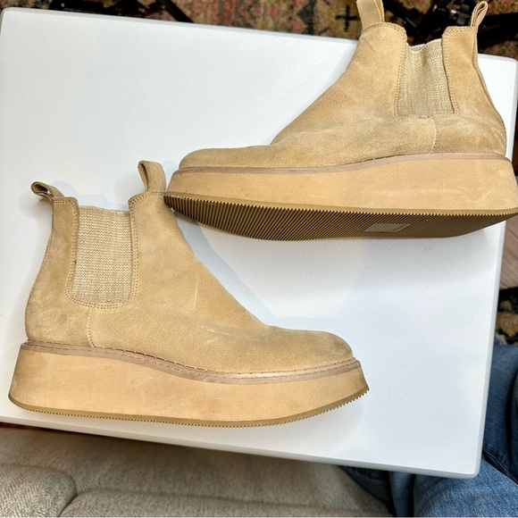 Dolce Vita Arlete Chelsea Pull-on Boots in Mushroom Suede Size 7.5 - Picture 5 of 6